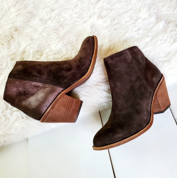 Sofft Tilton Dark Brown Two Tone Booties - Picture 13 of 16